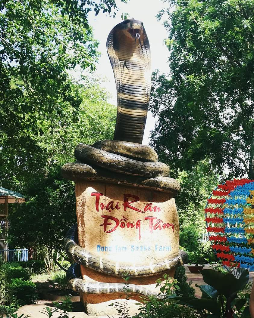 Điểm du lịch trại rắn Đồng Tâm