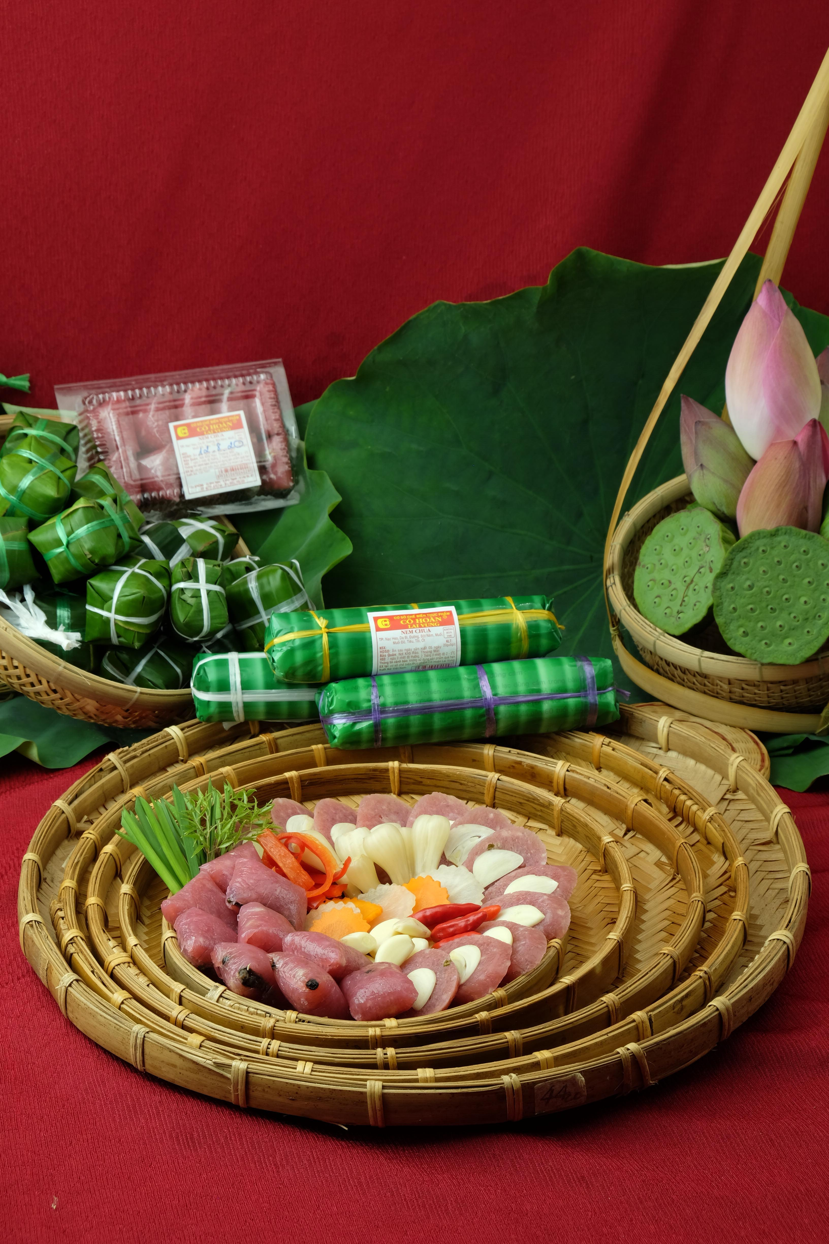 Nem chua Huế Cô Hoàn